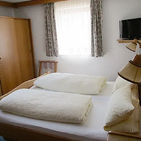Unterstein 3*
