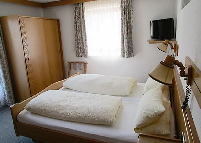 Unterstein 3*